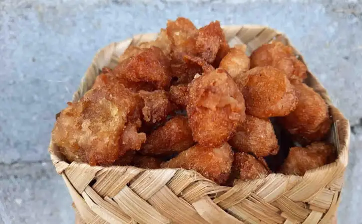 Getuk Goreng khas Banyumas, camilan tradisional dari singkong dan gula merah dengan tekstur renyah di luar dan lembut di dalam