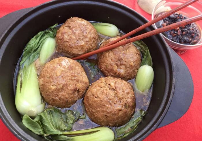 Bakso Kepala Singa