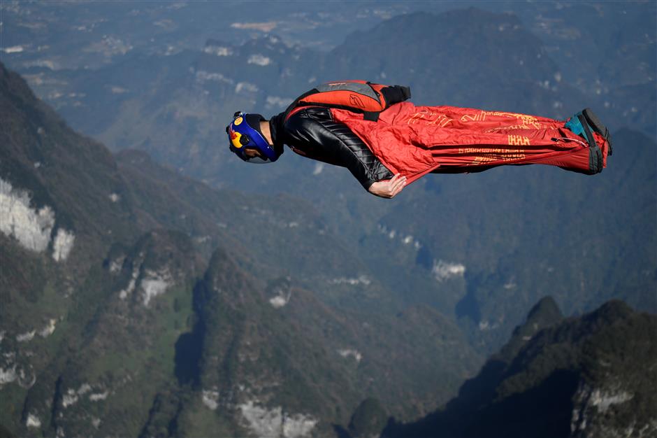 Wingsuit Flying: Keberanian Menghadapi Risiko untuk Menggapai Kebebasan di Udara