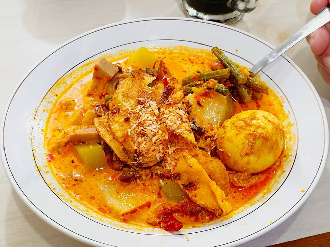 Lontong sayur enak