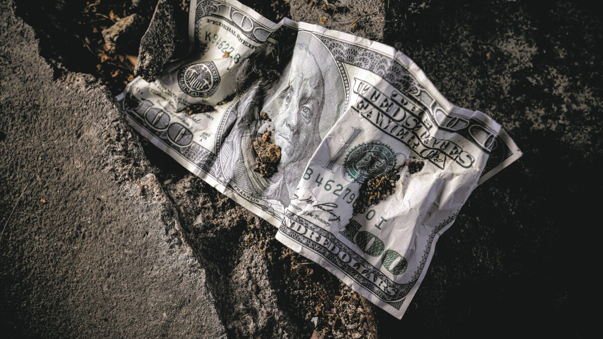 keseruan film Dirty Money