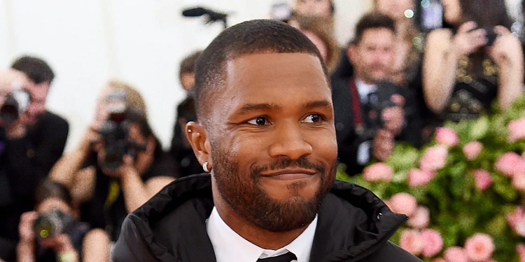 seni dalam gaya rambut buzz cut