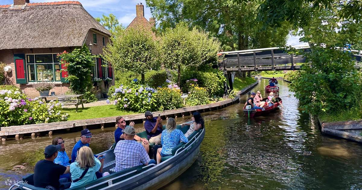 Menjelajahi Kuliner dan Museum di Tepian Kanal