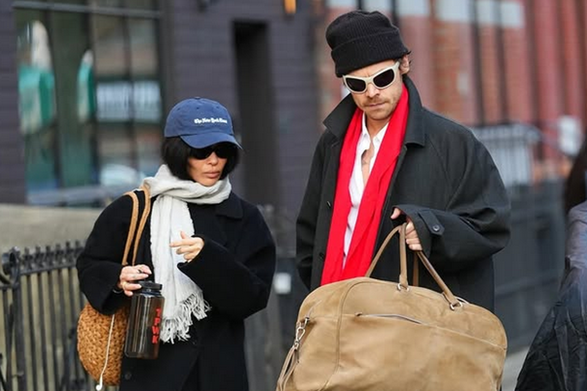 Zoë Kravitz dari Harry Styles