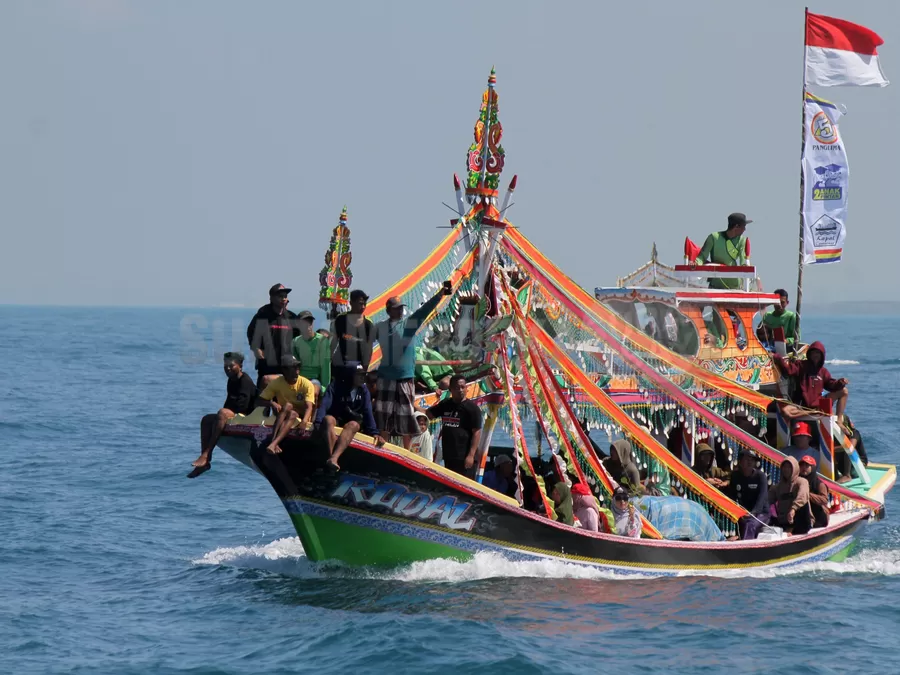 Larung Sesaji